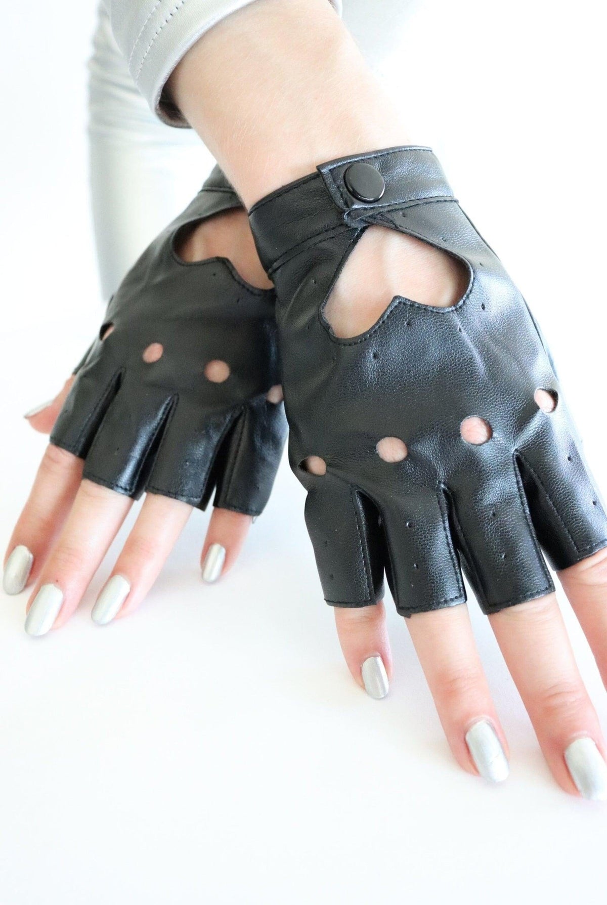 Eos Black Fingerless Festival Gloves Gloves Iconic Outfitters 