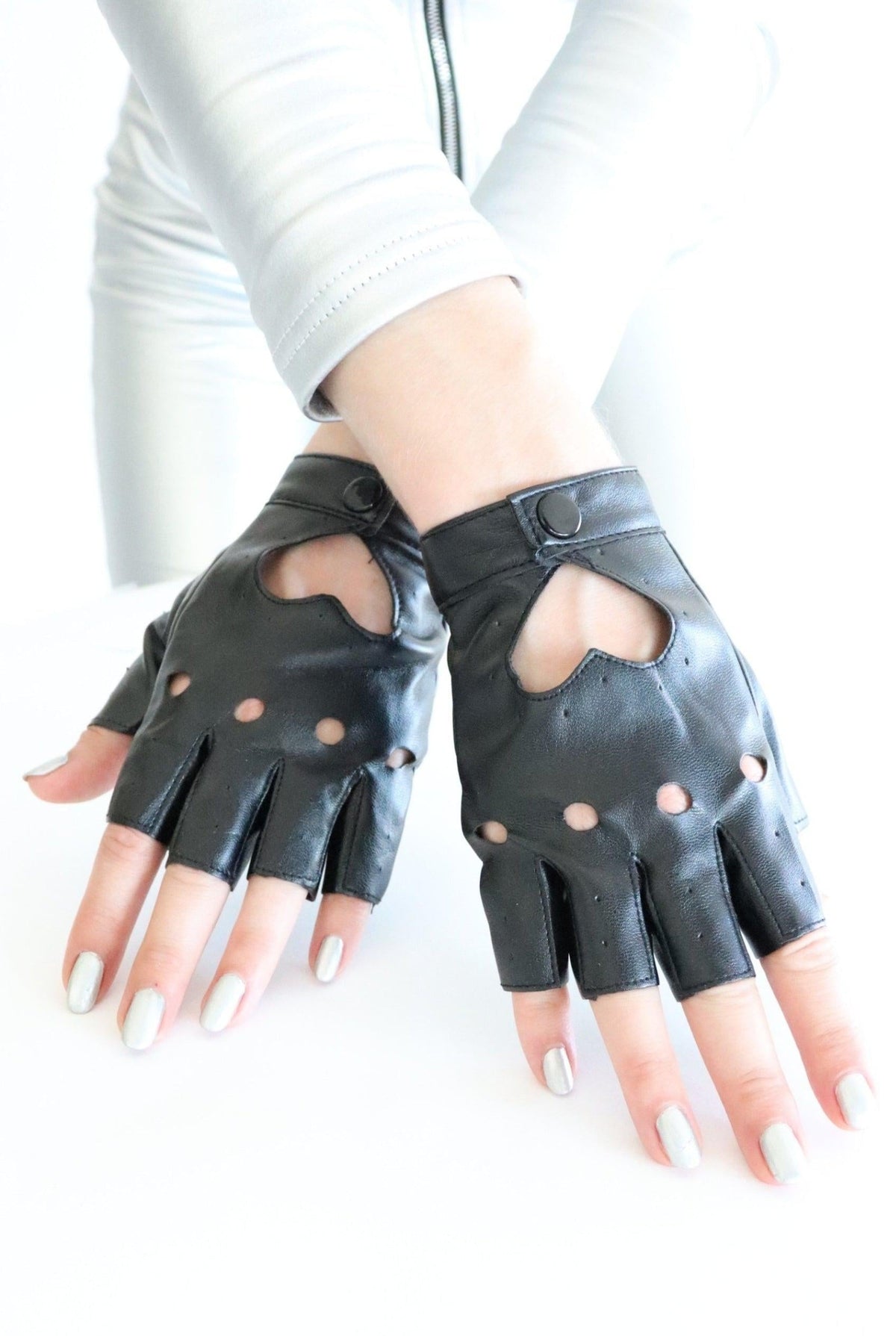 Eos Black Fingerless Festival Gloves Gloves Iconic Outfitters 