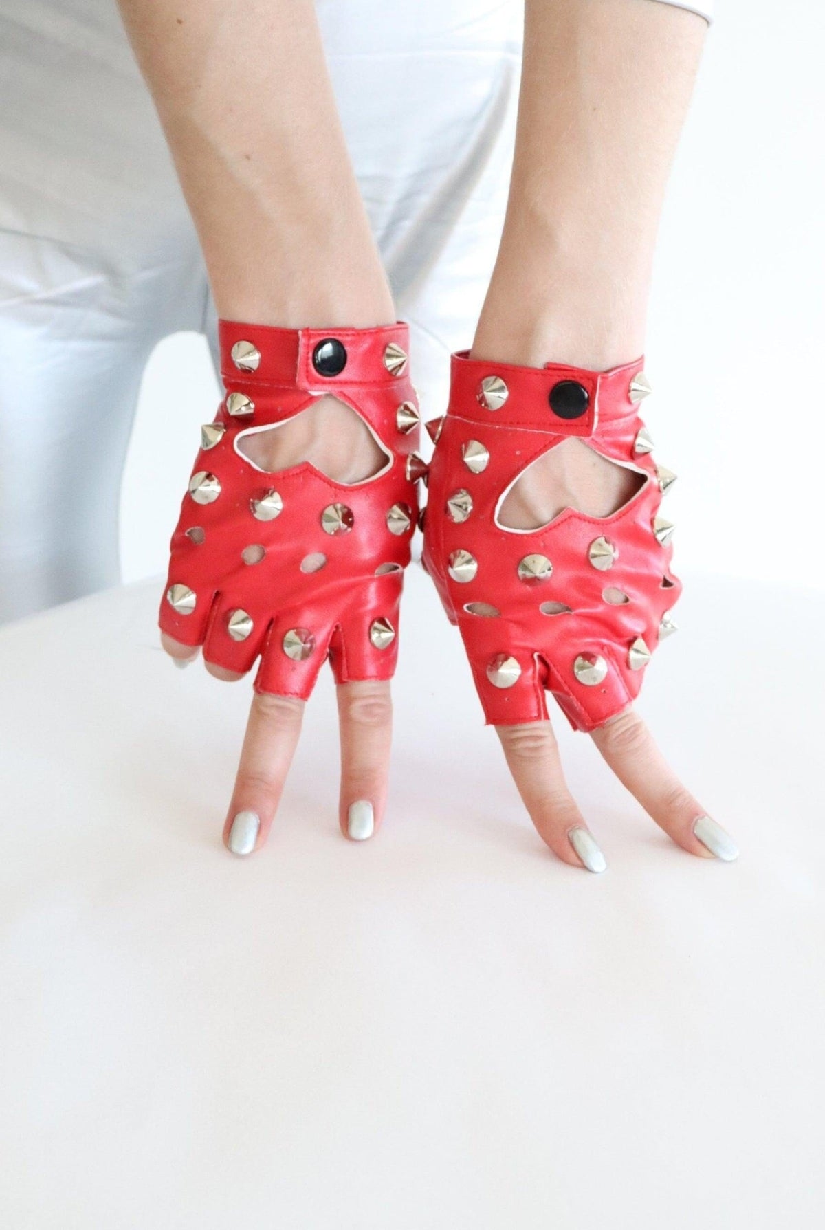 Kylo Heart Cut-Out Fingerless Gloves Gloves Iconic Outfitters 