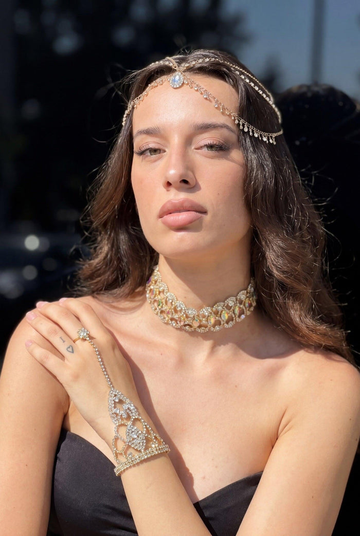 Thanaa Crystal Hand Chain Finger Jewellery Body Jewellery Iconic Outfitters 